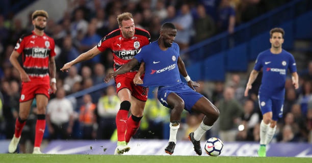 中国央行称明年适时降准降息，增强外汇市场韧性.